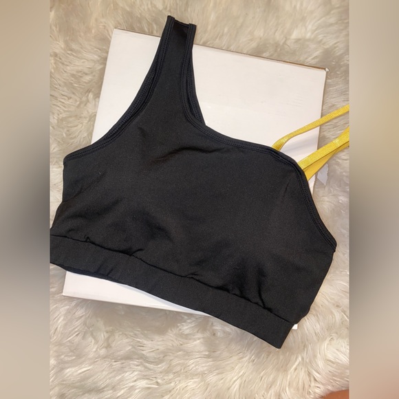 NEVER WORN Asymmetrical chest cut out Sports Bra - Picture 2 of 8